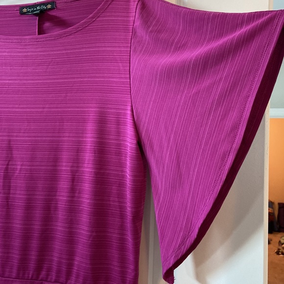 ☀️☀️ Suzie in the City women’s M fuchsia blouse - Picture 3 of 4